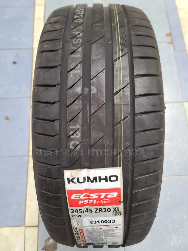 245 /45 R20 Kumho Tyres 103w X/L Escta Ps71
