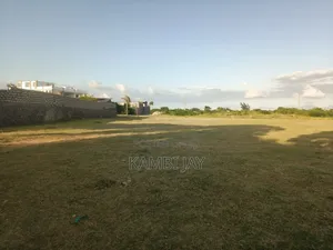 1l2 Acre Land(1/2)
