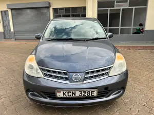 Nissan Tiida 2010 Gray