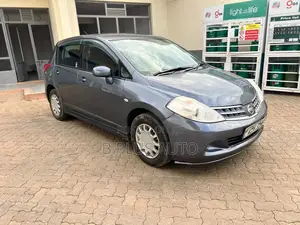 Nissan Tiida 2010 Gray