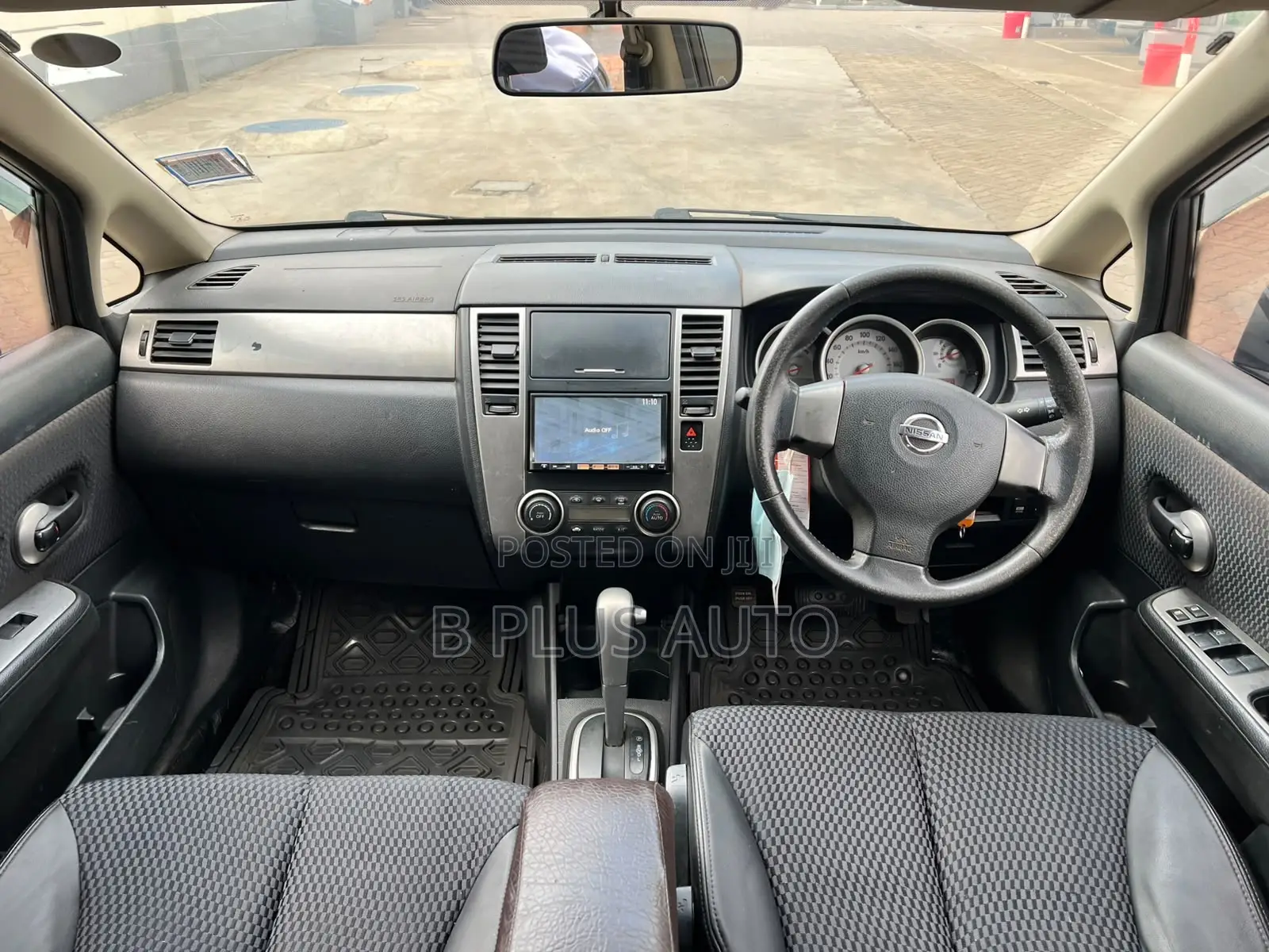 Nissan Tiida 2010 Gray