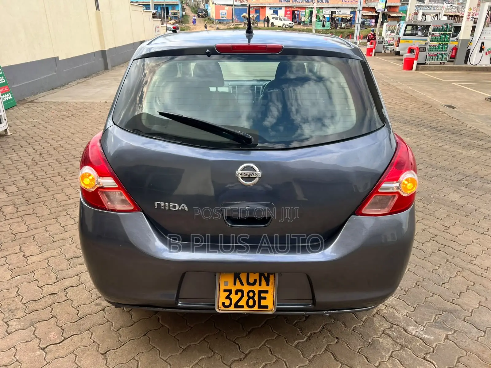 Nissan Tiida 2010 Gray