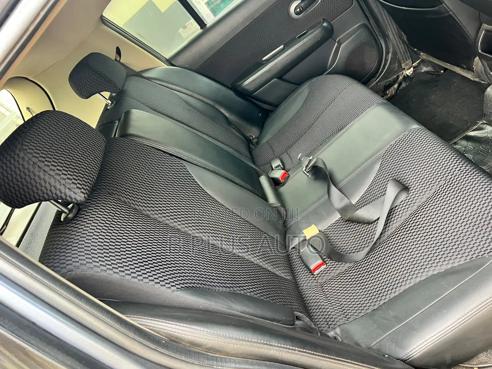 Nissan Tiida 2010 Gray