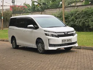 Toyota Voxy 2016 White