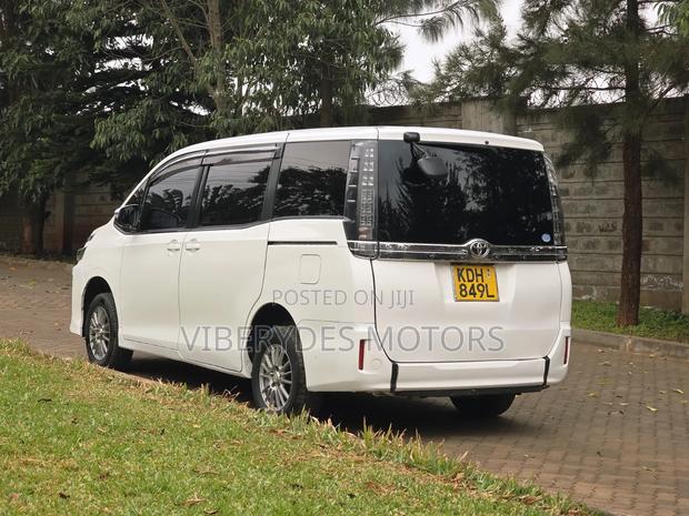 Toyota Voxy 2016 White - thumbnail 5