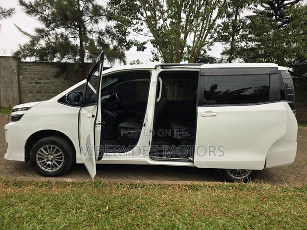 Toyota Voxy 2016 White - thumbnail 8