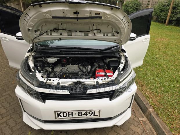 Toyota Voxy 2016 White - thumbnail 15