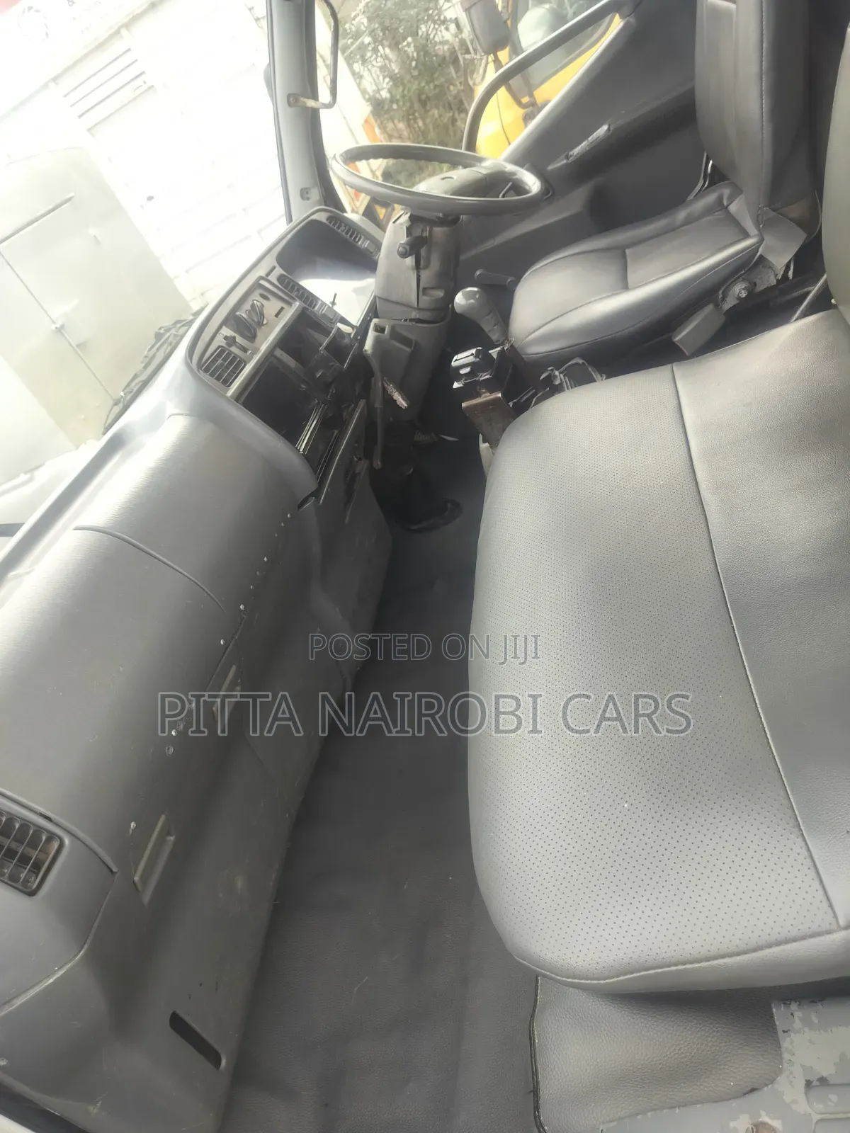 Mitsubishi Canter 4d32