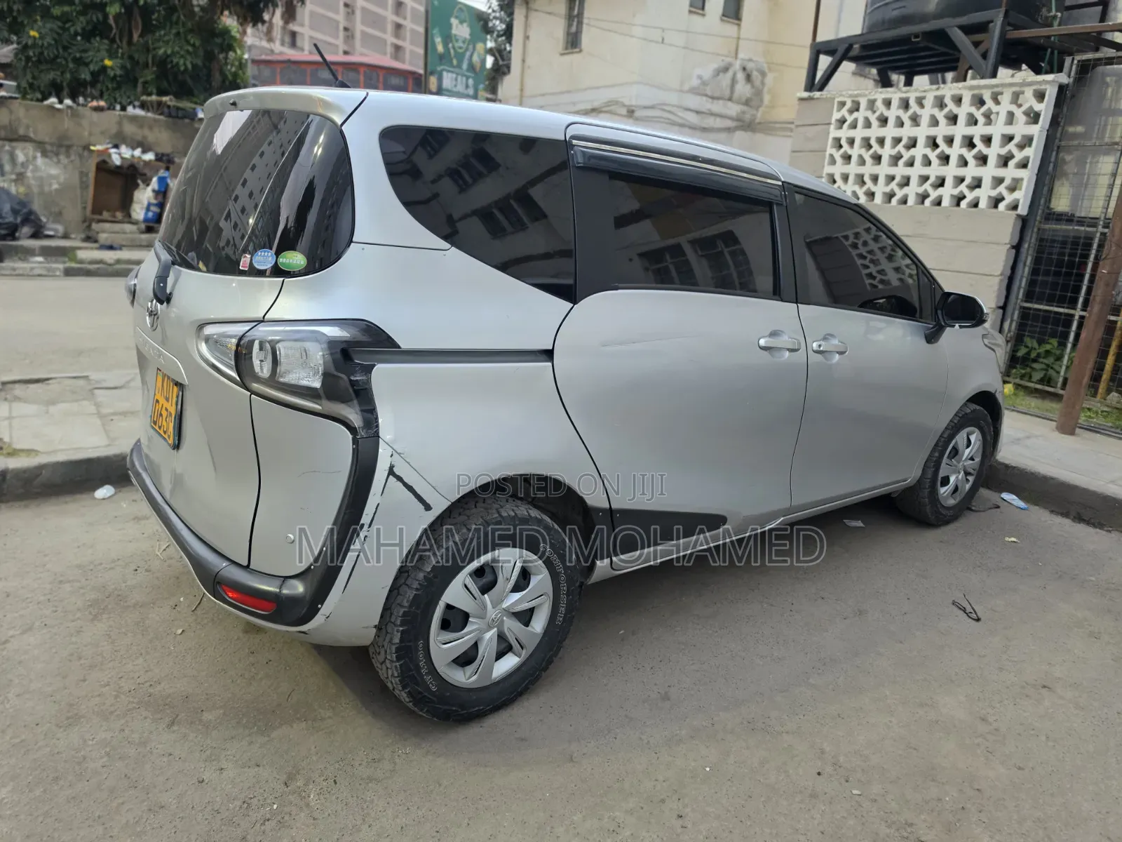 Toyota Sienta 2019 Silver