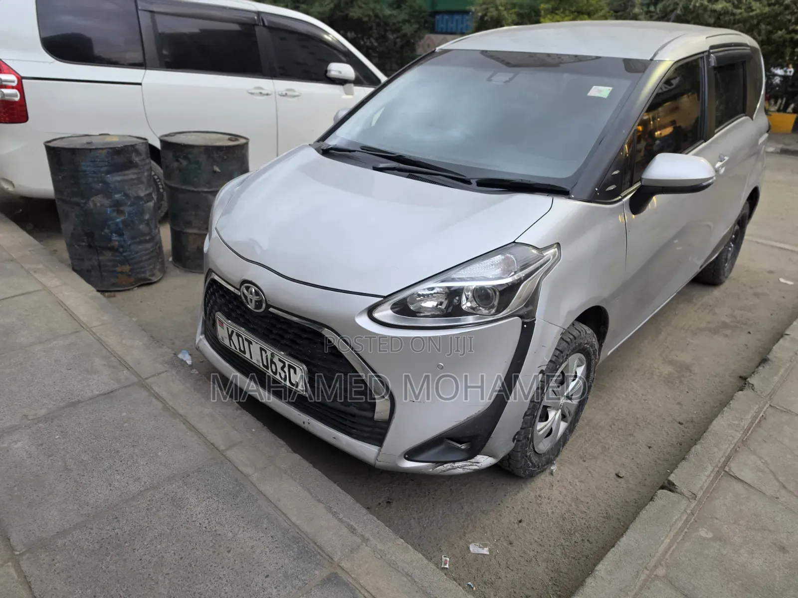 Toyota Sienta 2019 Silver