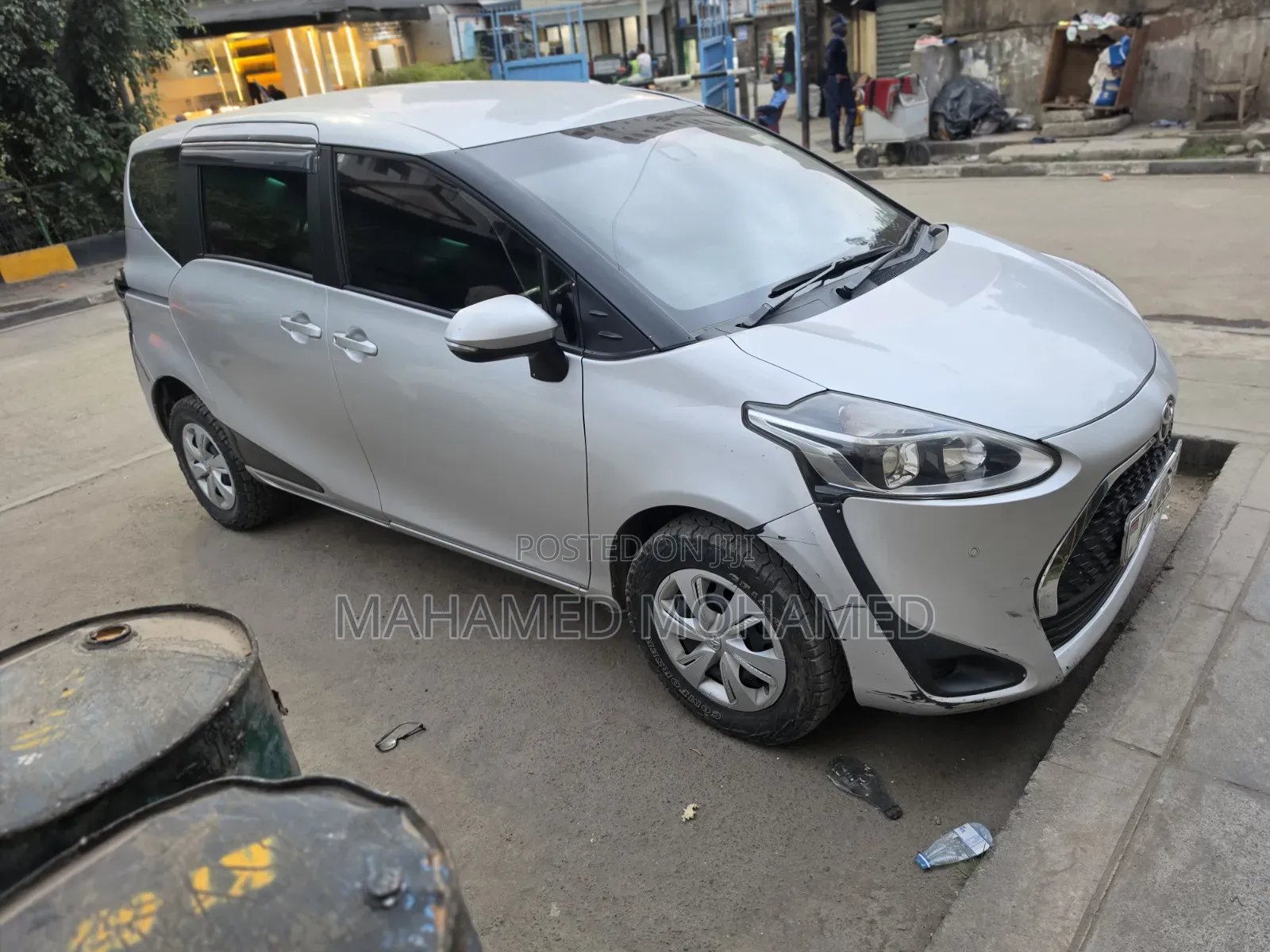 Toyota Sienta 2019 Silver