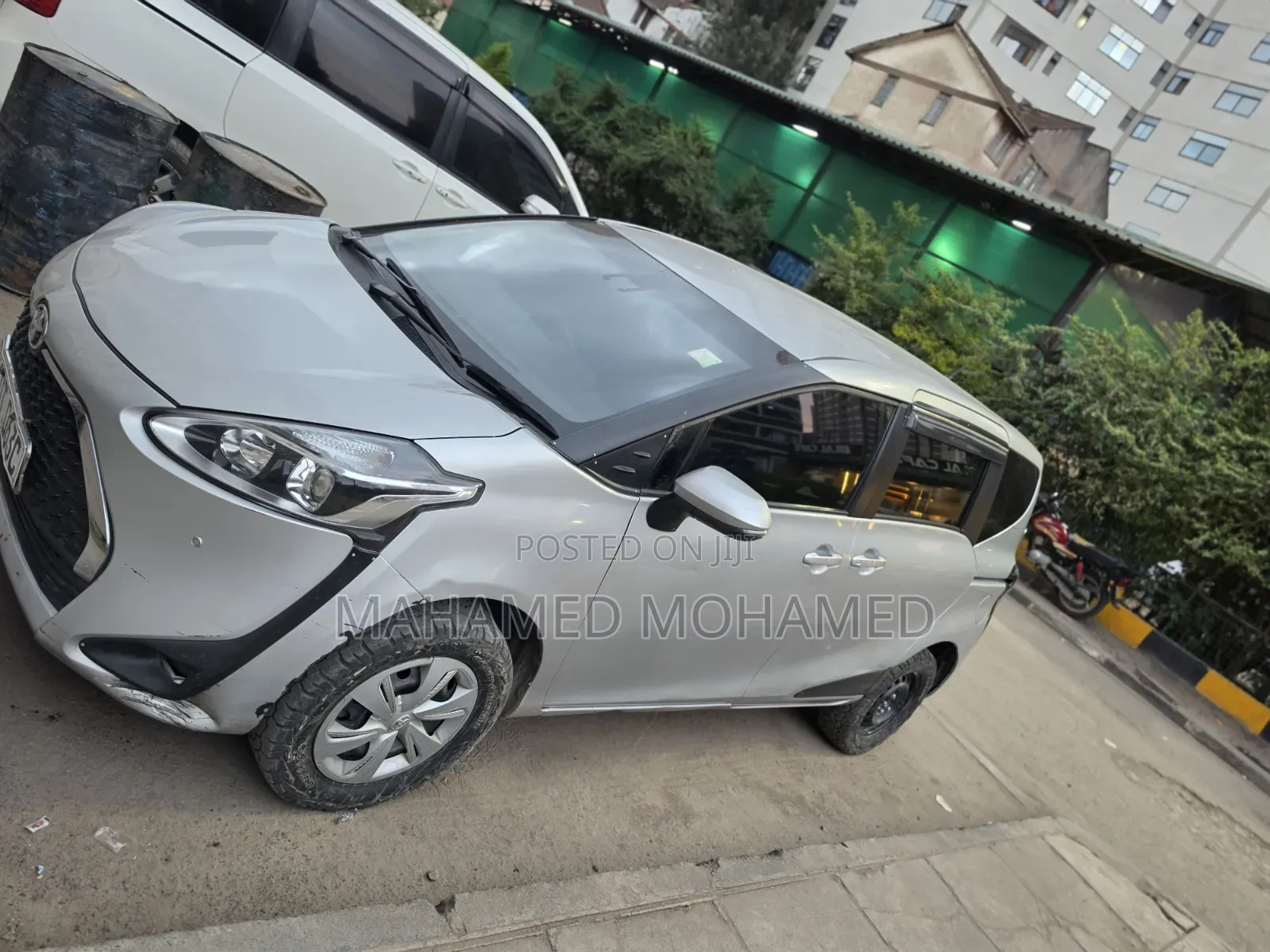 Toyota Sienta 2019 Silver