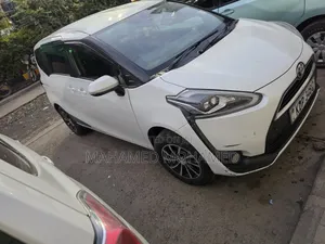 Toyota Sienta 2016 White
