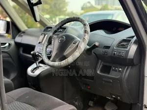 Nissan Serena 2012 Silver
