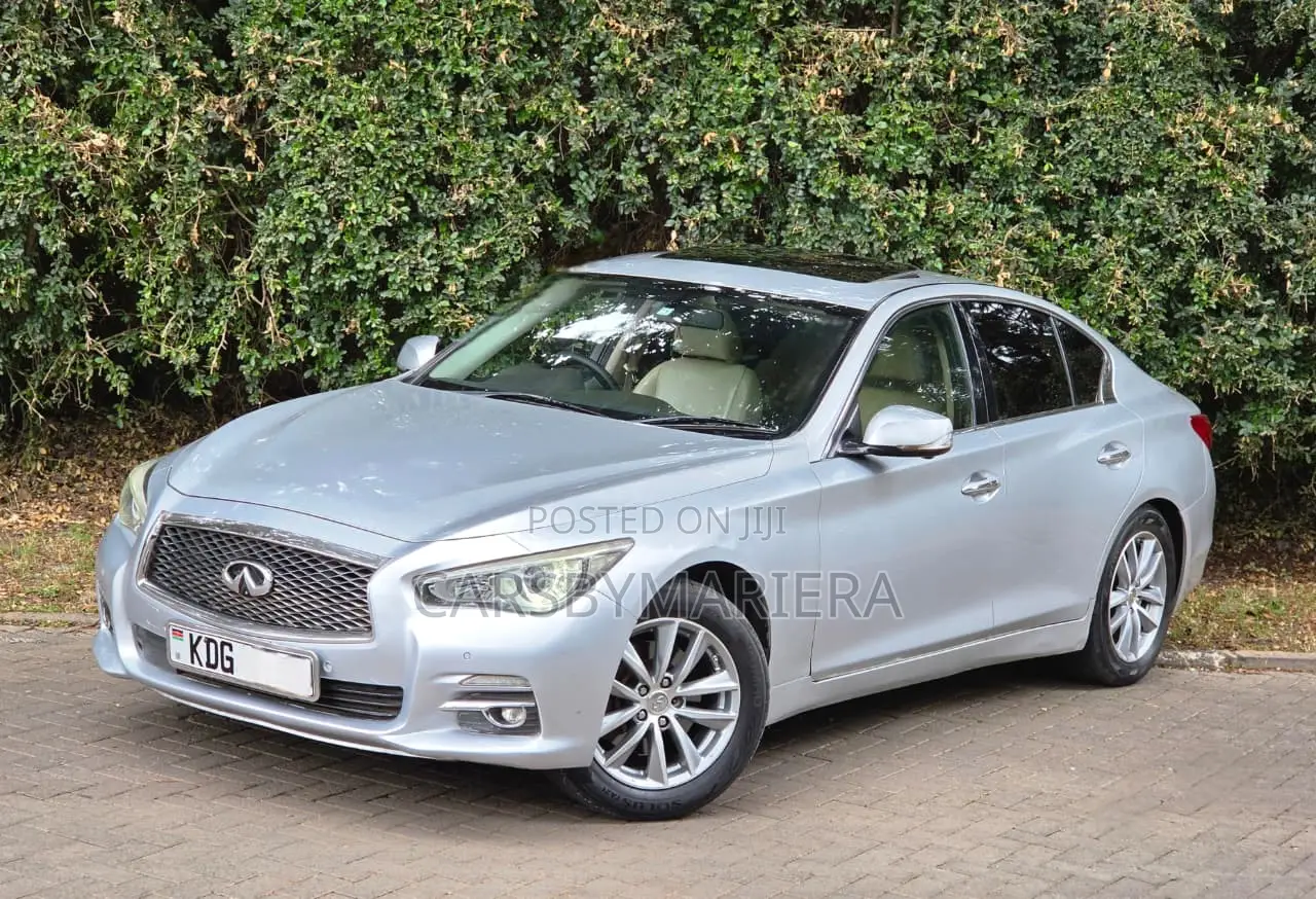Nissan Skyline 2014 Silver