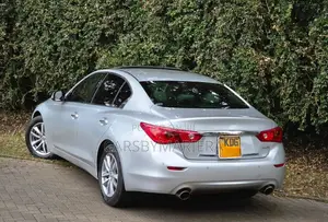 Nissan Skyline 2014 Silver
