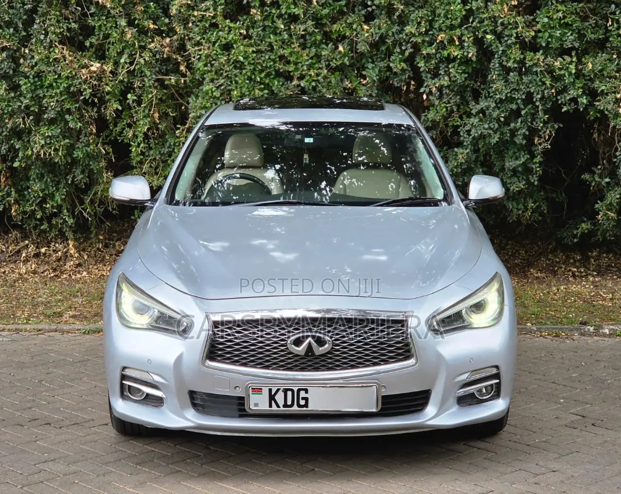 Nissan Skyline 2014 Silver