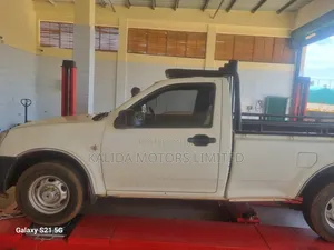 Isuzu D-MAX 2012 Pearl