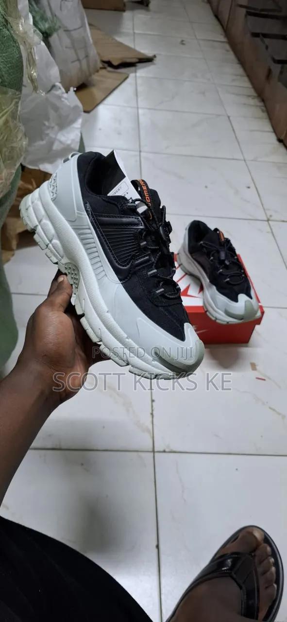 Nike Zoom Vomero Roam - thumbnail 2