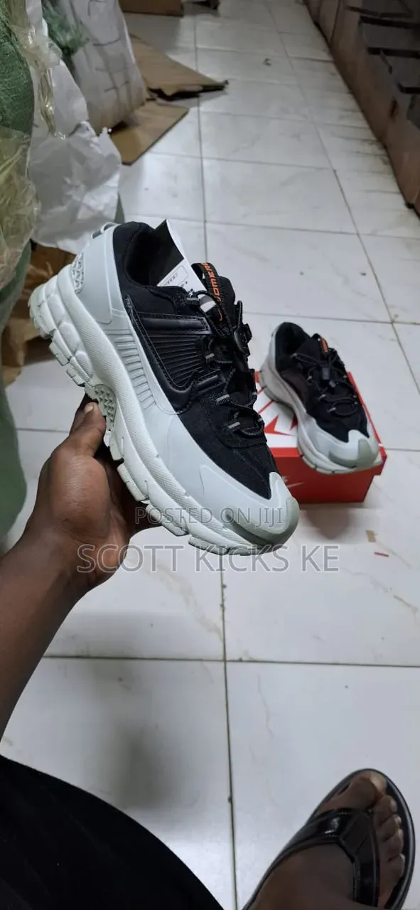Nike Zoom Vomero Roam