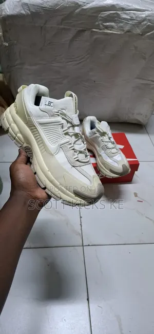Nike Zoom Vomero Roam
