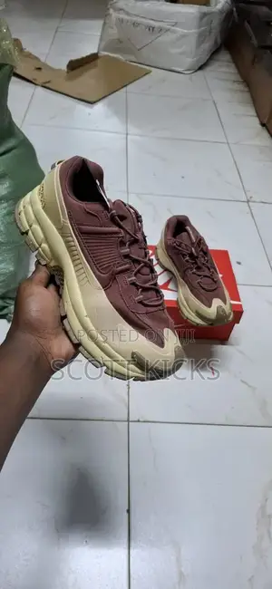 Nike Zoom Vomero Roam