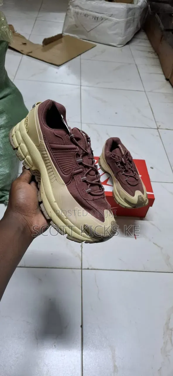 Nike Zoom Vomero Roam