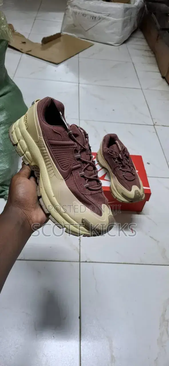 Nike Zoom Vomero Roam