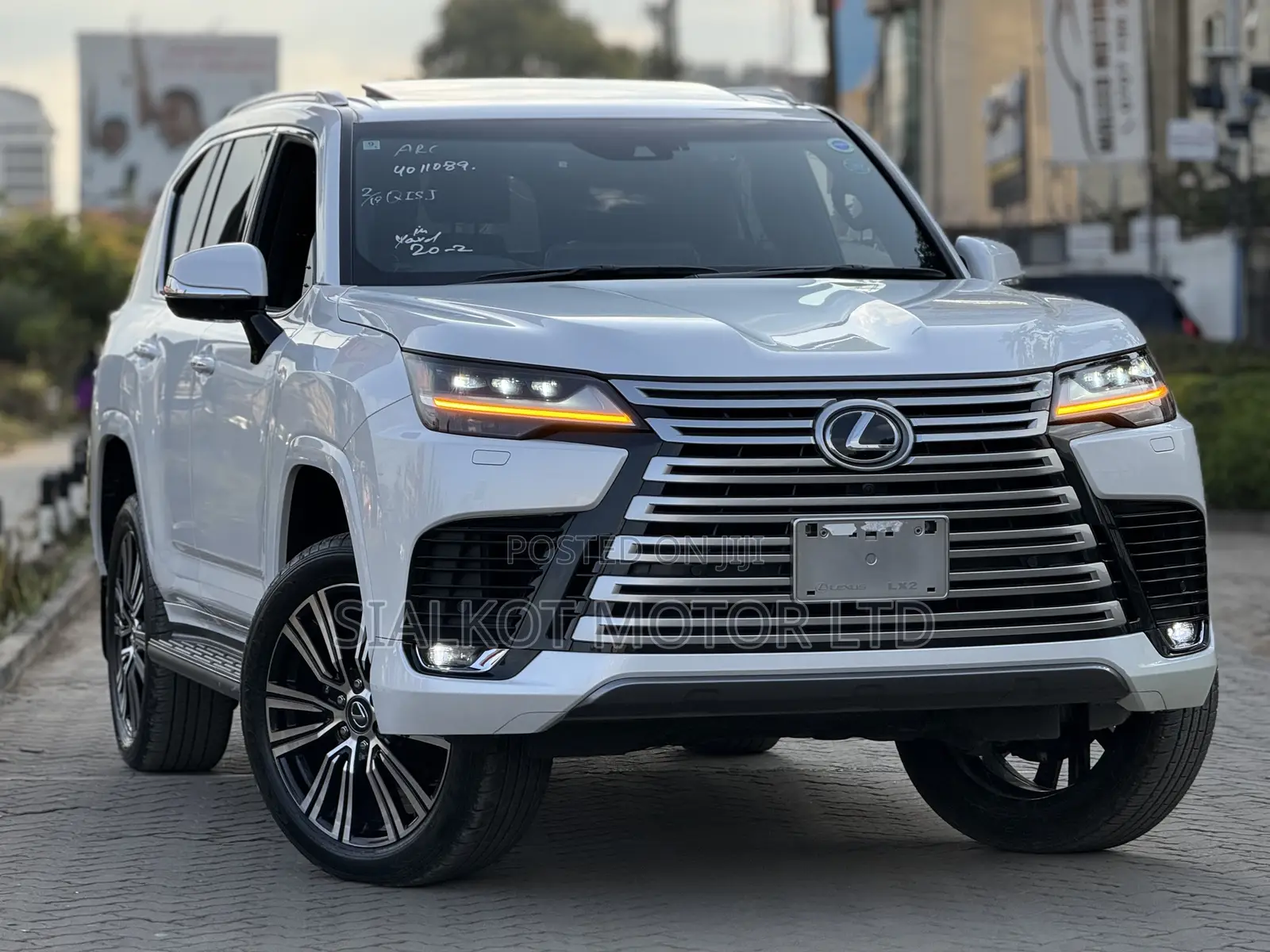 Lexus LX 600 2022 White