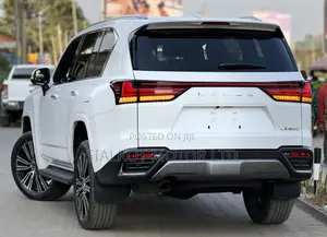 Lexus LX 600 2022 White