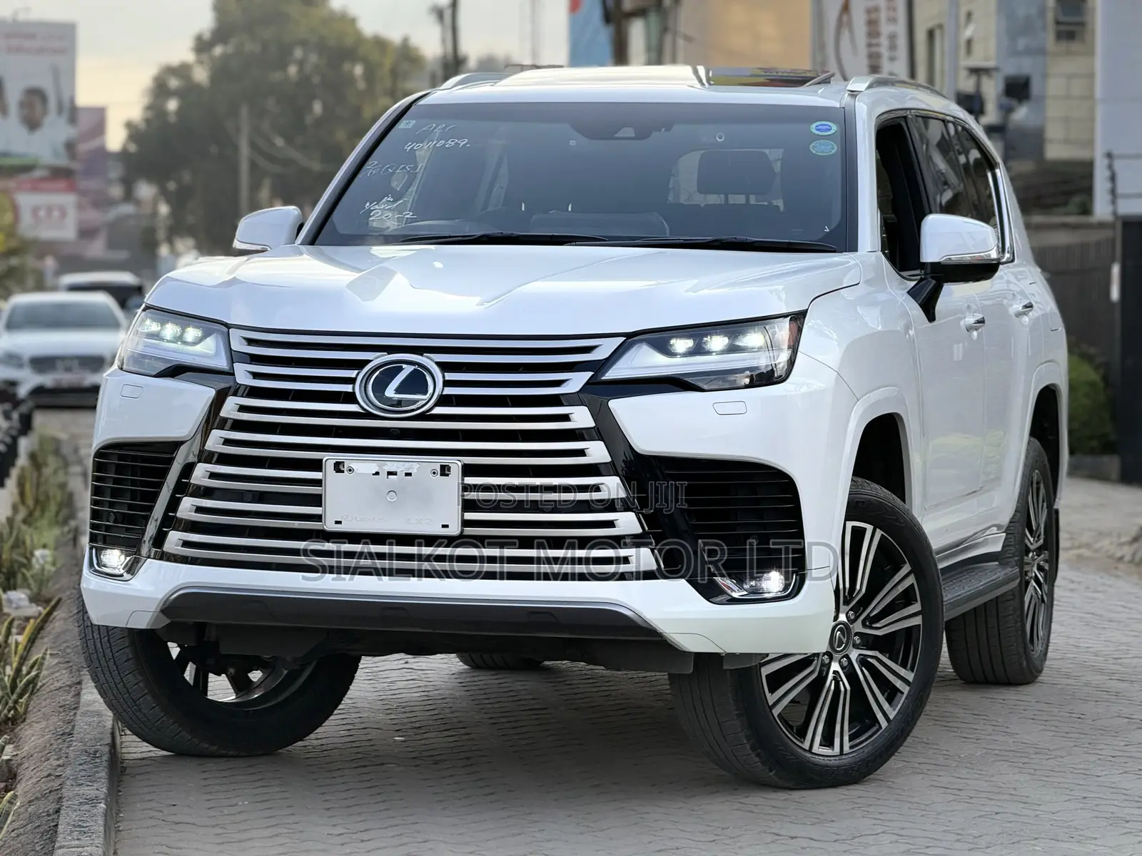 Lexus LX 600 2022 White