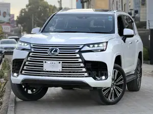 Lexus LX 600 2022 White