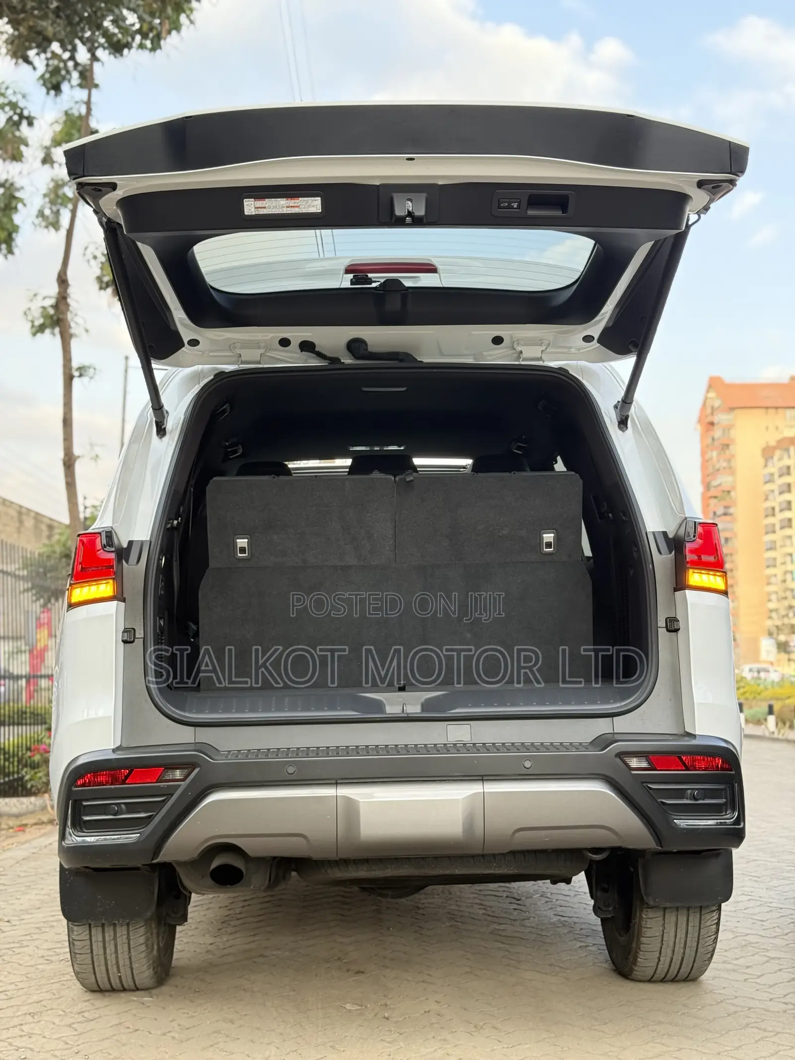 Lexus LX 600 2022 White