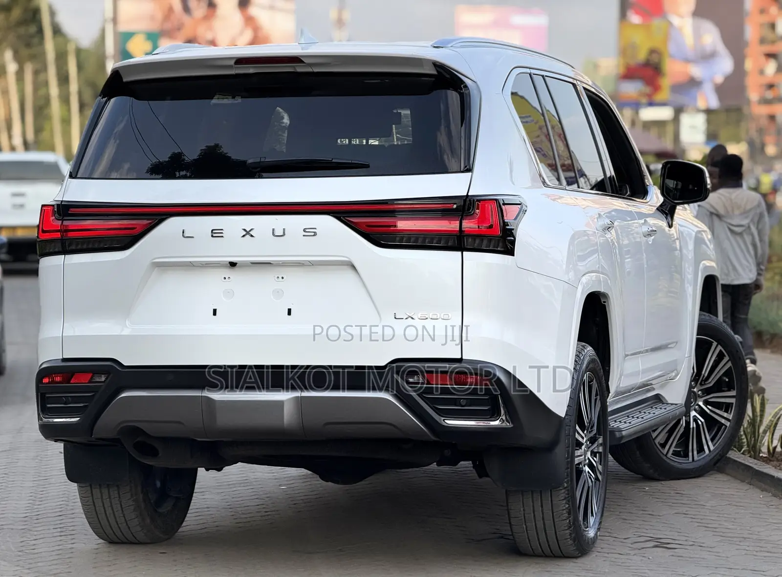 Lexus LX 600 2022 White