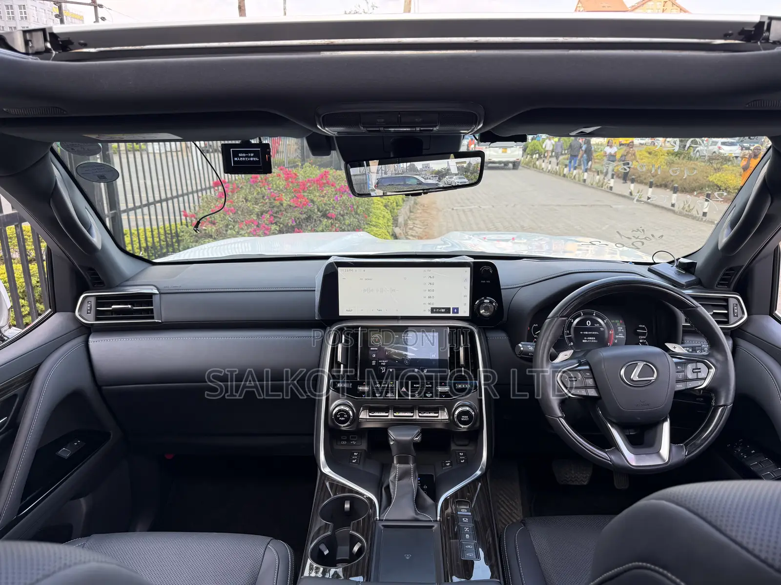 Lexus LX 600 2022 White