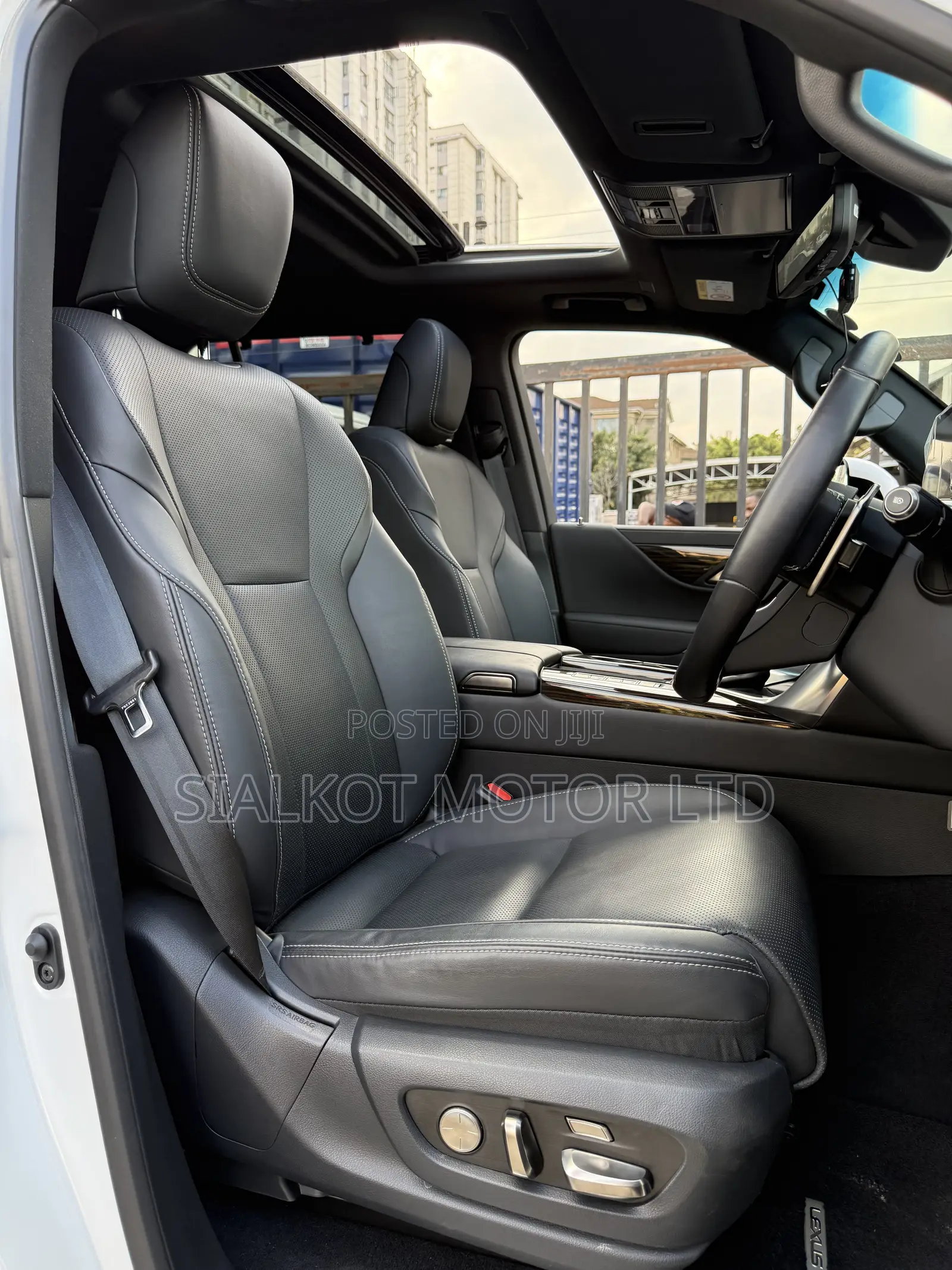 Lexus LX 600 2022 White