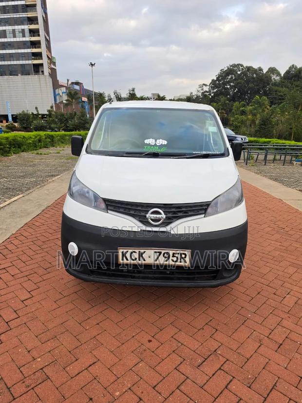 Nissan NV200 2010 White - thumbnail 7
