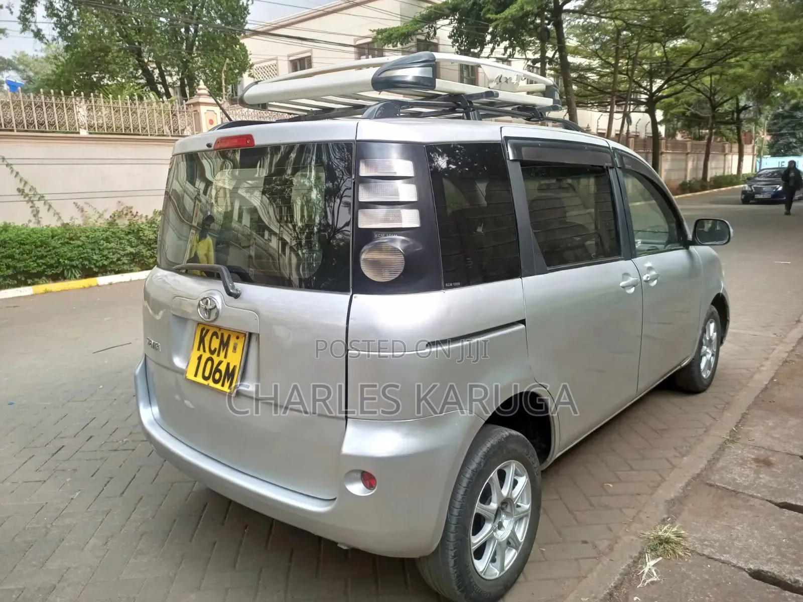 Toyota Sienta 2010 Silver
