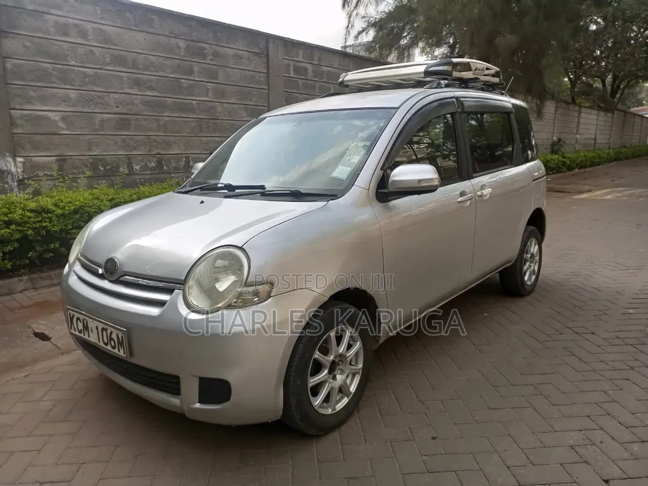 Toyota Sienta 2010 Silver