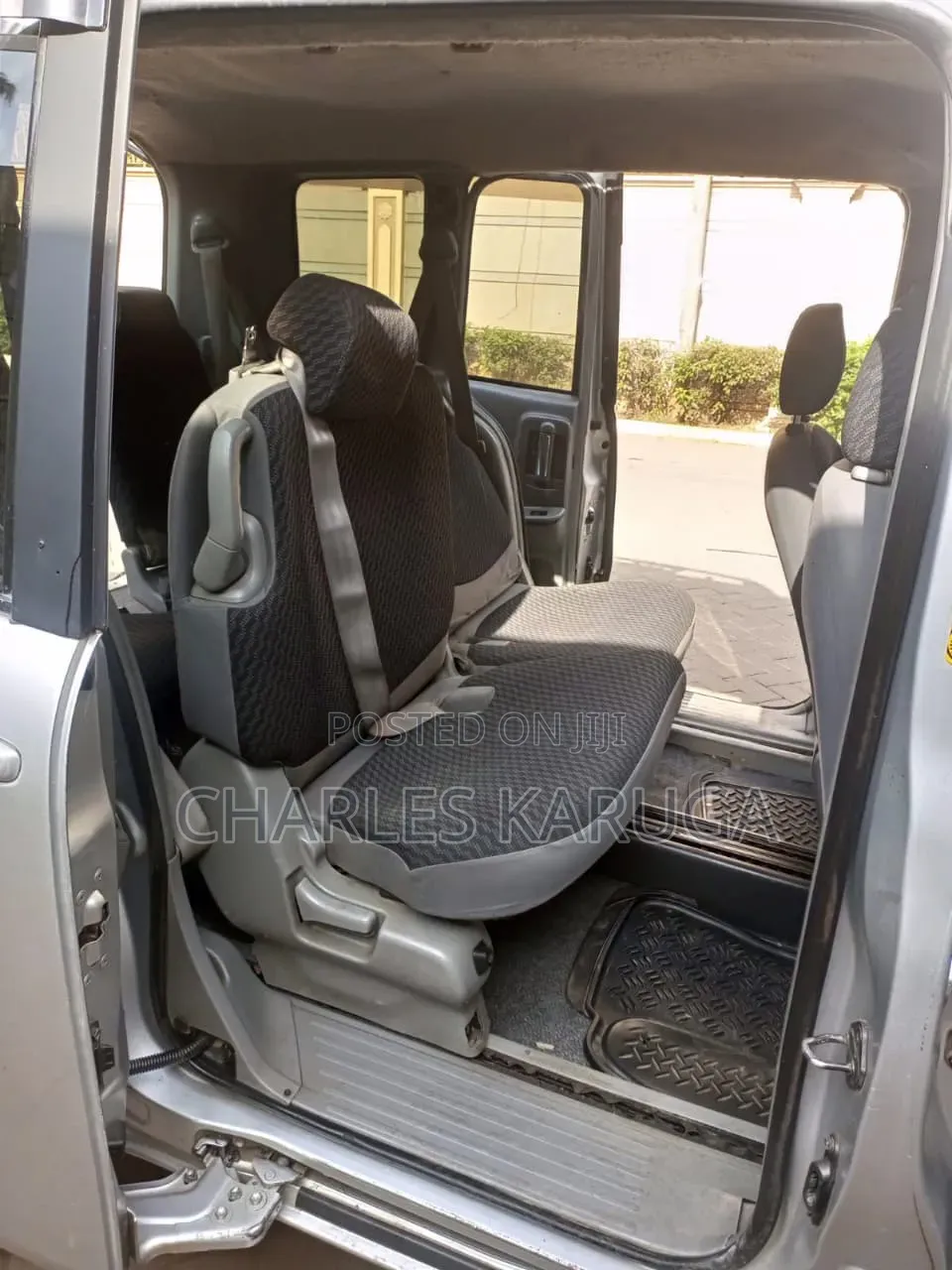 Toyota Sienta 2010 Silver