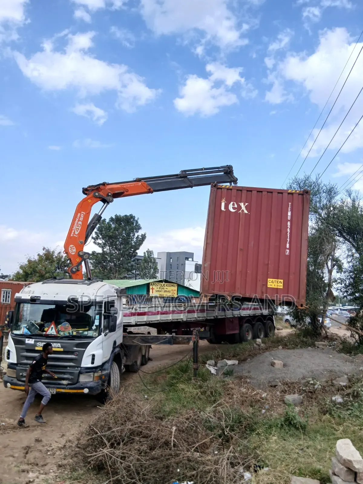 Selfloader Trailer for Hoisting and Transportation of Goods