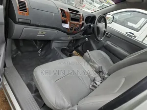 Toyota Hilux 2011 Silver