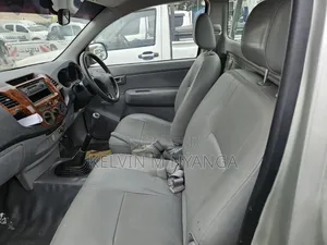 Toyota Hilux 2011 Silver
