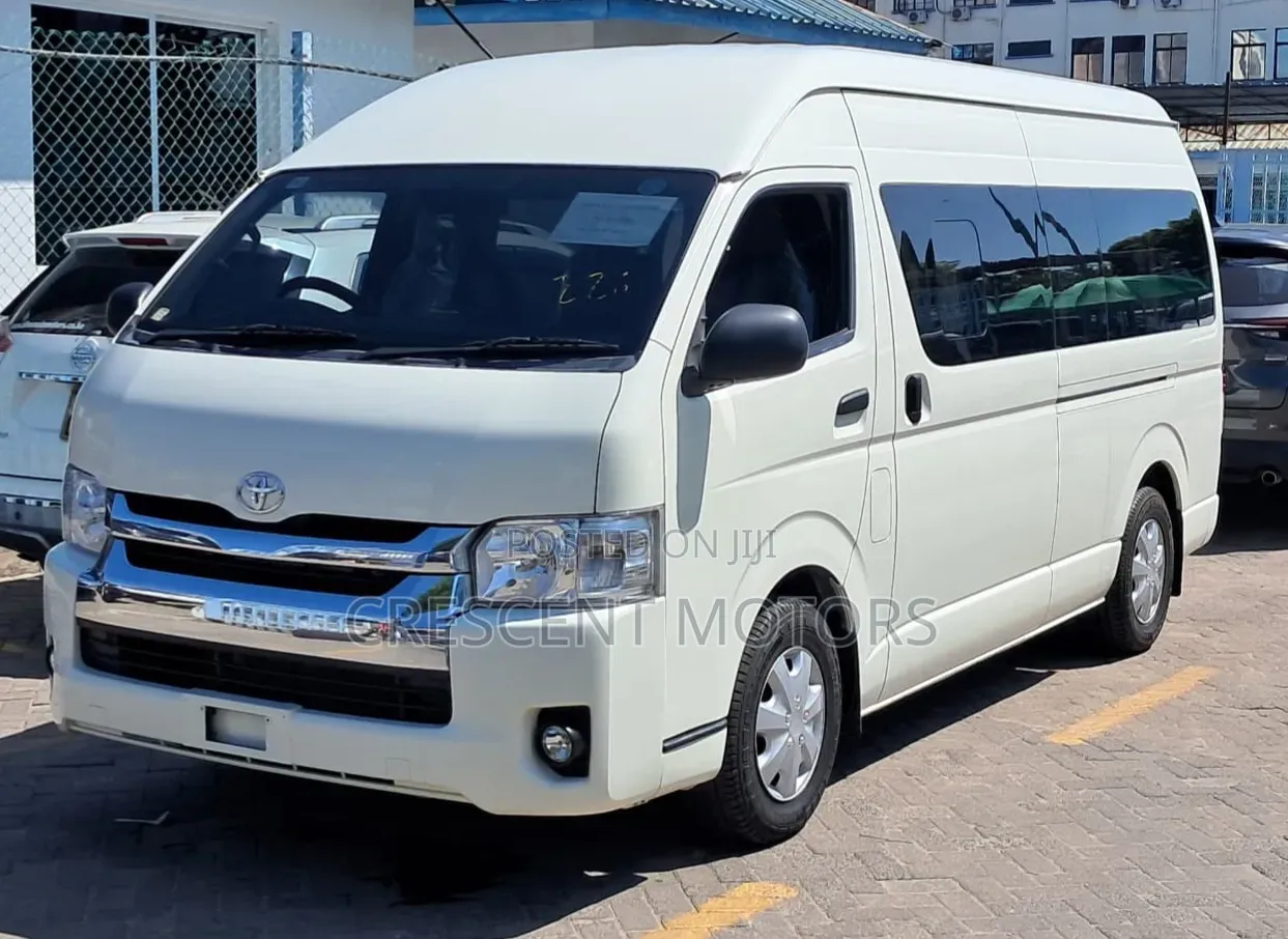 Toyota HiAce 2019 White