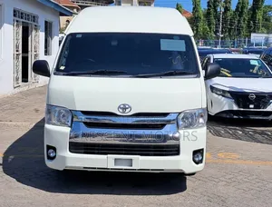 Toyota HiAce 2019 White