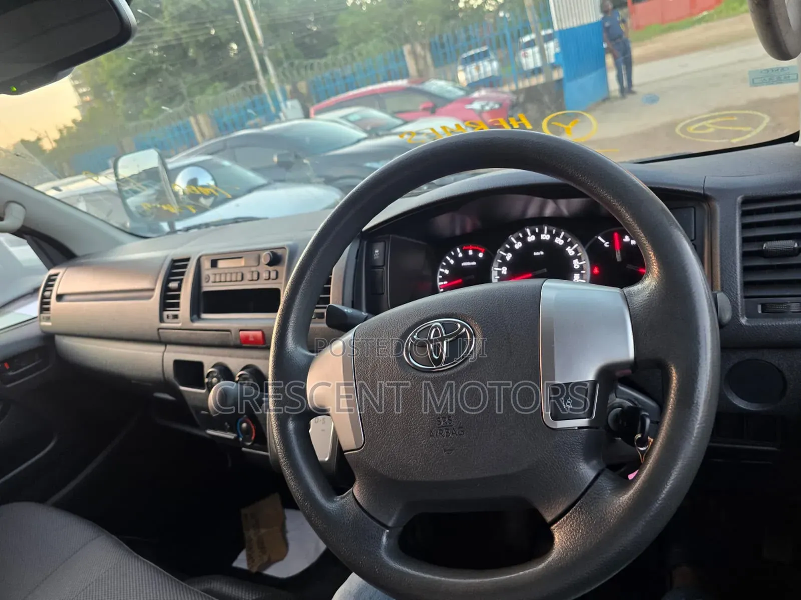 Toyota HiAce 2019 White