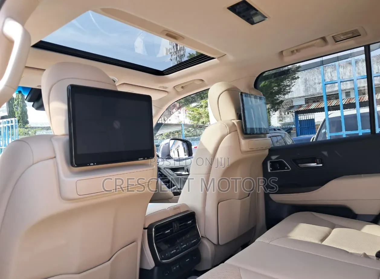 Toyota Land Cruiser 2024 Pearl
