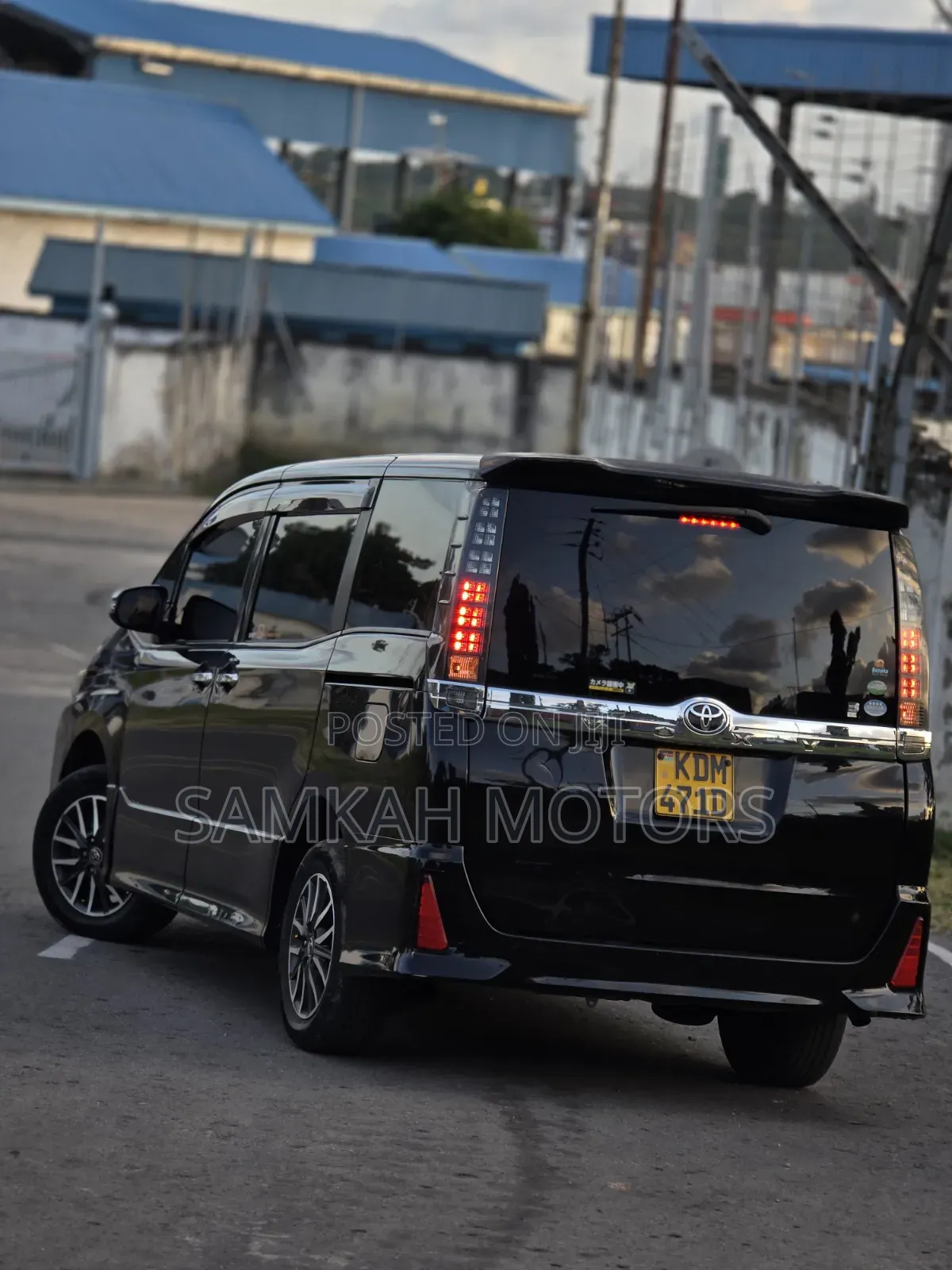Toyota Noah 2017 Black