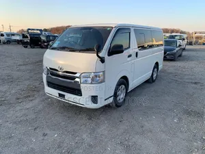 Toyota HiAce 2019 White