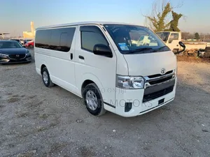 Toyota HiAce 2019 White